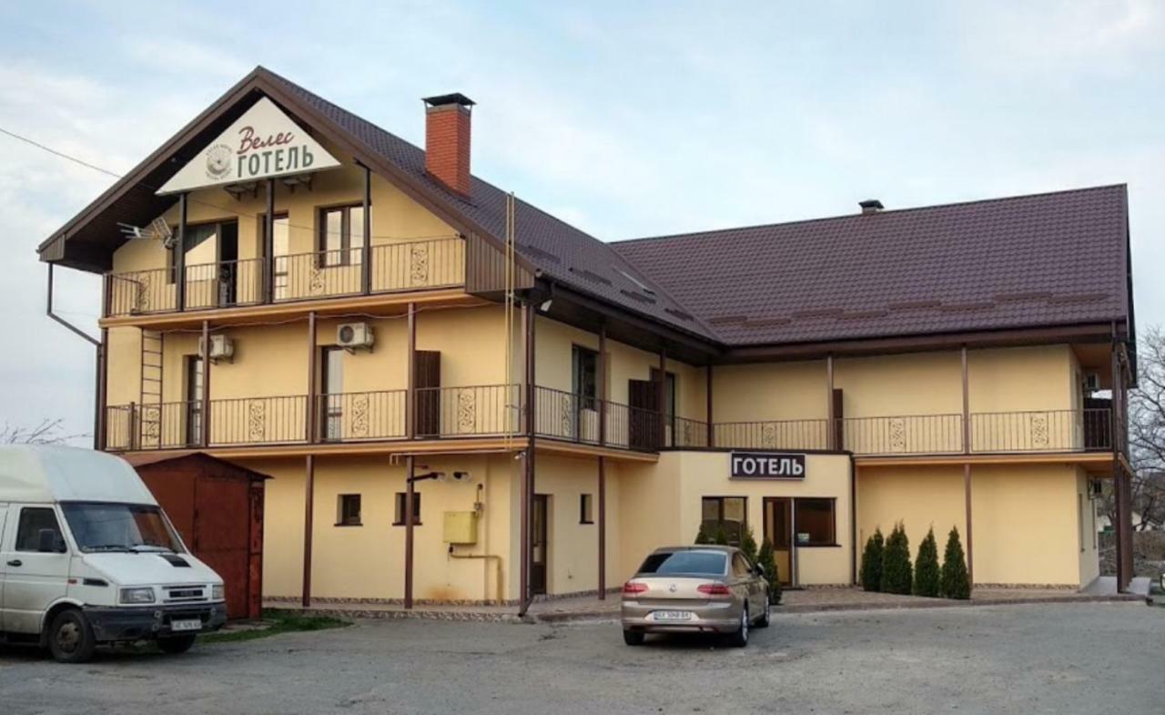 Veles Hotel Brovary Buitenkant foto