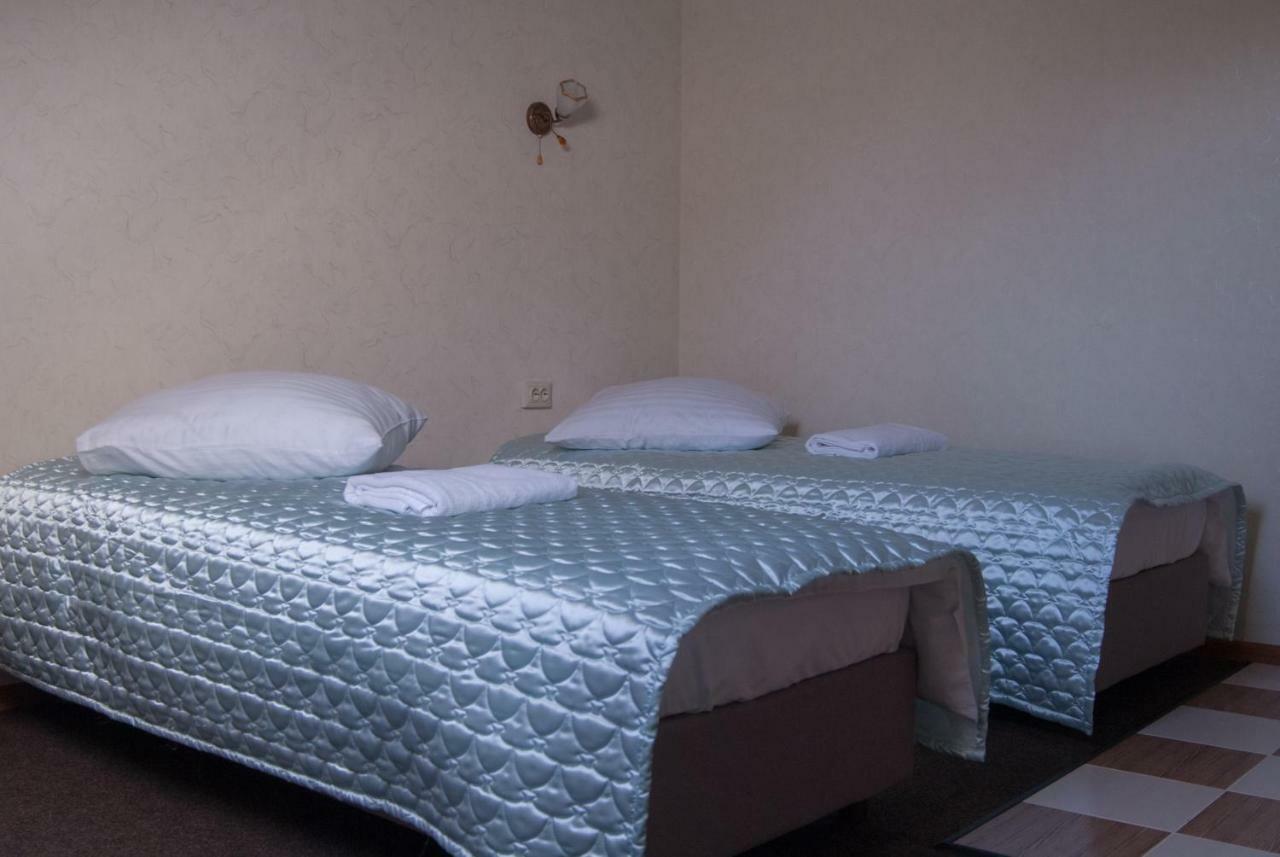 Veles Hotel Brovary Buitenkant foto