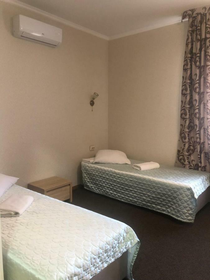 Veles Hotel Brovary Buitenkant foto